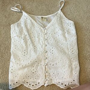 Super cute white top